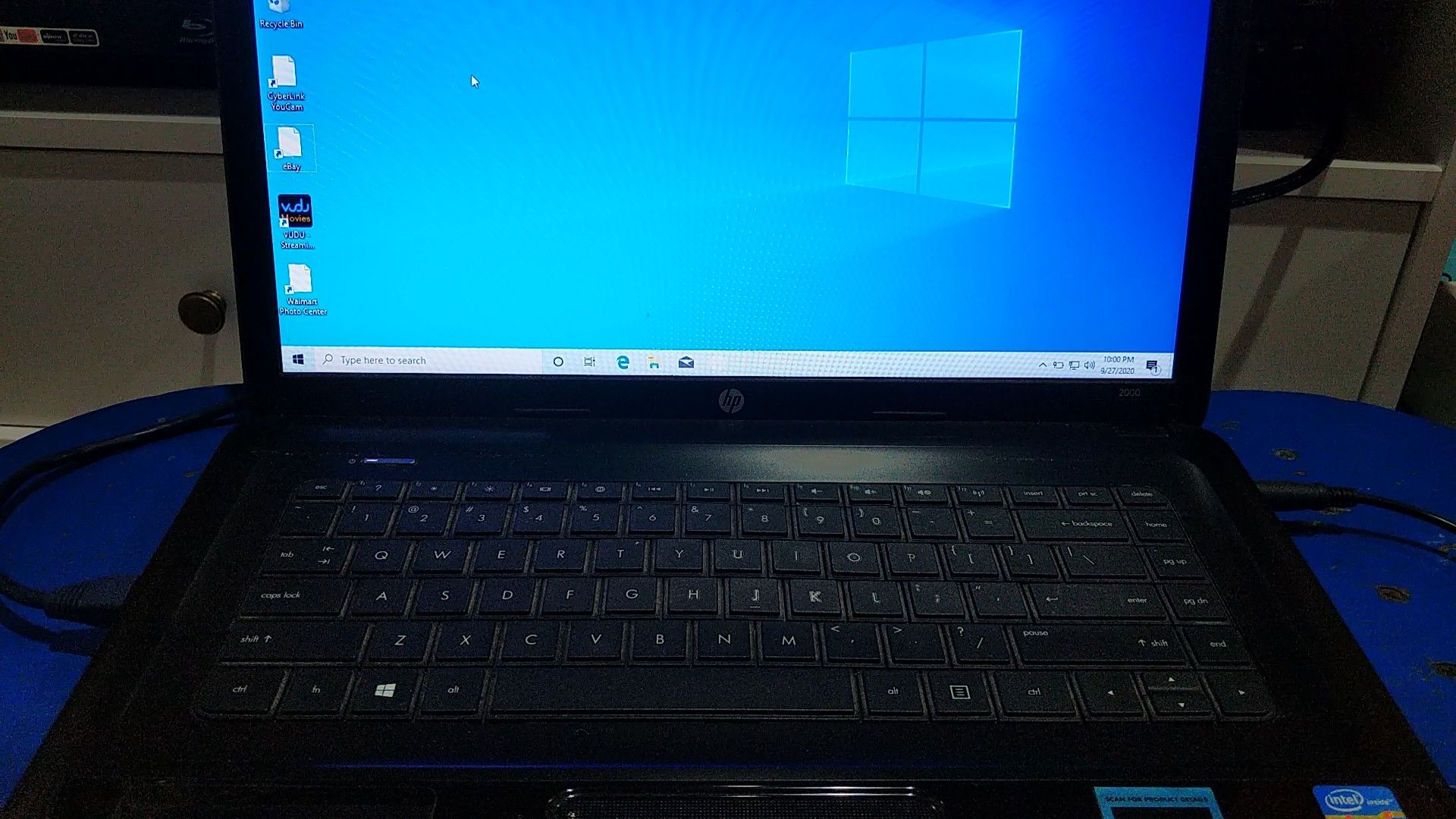 HP 2000 Notebook MU06 Laptop (Windows 10)