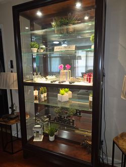 Curio / Glass Cabinet