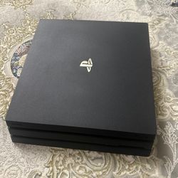 Ps4 Pro, 3 Controllers, Games