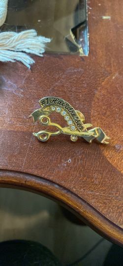 Lapel pin
