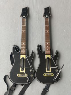 Activision Guitar Hero Live Wireless Guitar Controllers Lot of 2 Tested Working No Dongles