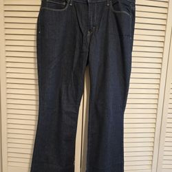 New 515 ladies Bootcut style jeans size 14