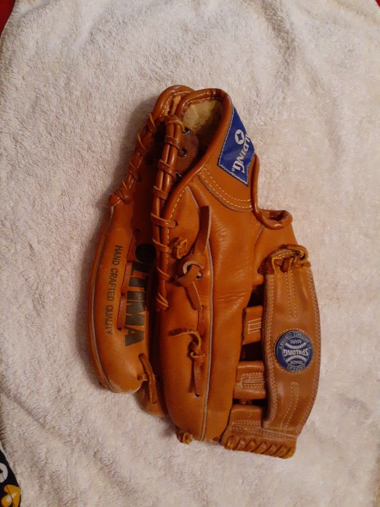 GORGEOUS Spalding Ultima Genuine Tan Leather Baseball Glove.