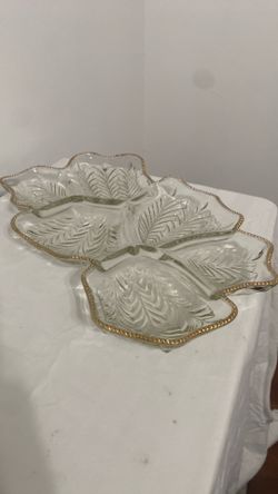 Jeannette Glass feather leaf 6-section