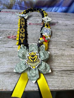 Graduation leis