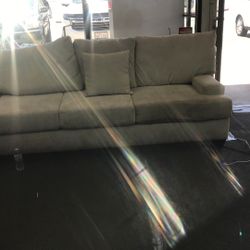 2 White Couches
