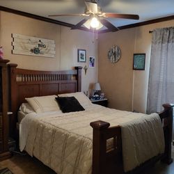 Queen Bed Frame  (Only  Headboard, footboard & Rails)