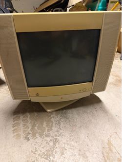 Vintage Apple Multiple Scan 15 Display + Apple Extended Keyboard II