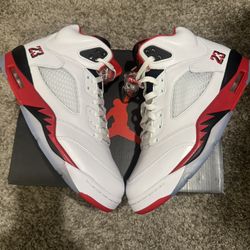 Retro Jordan Fire Red 5s