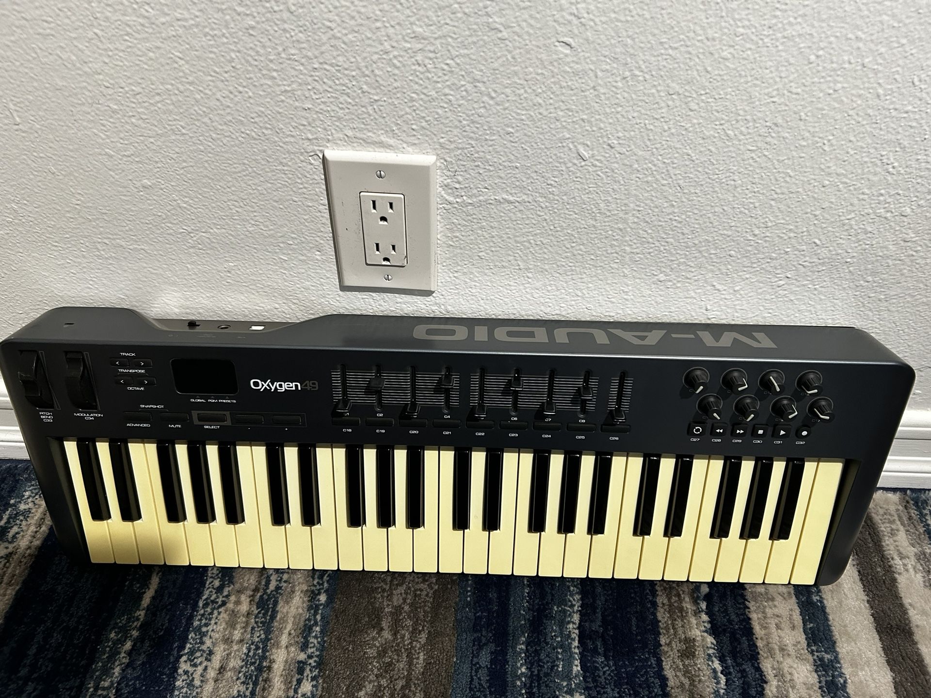 M Audio Keyboard Like New