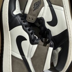 Jordan 1 Mochas Size 13