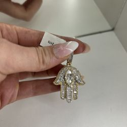 Pendant 14kt gold 11.9 gm 1.6ct 