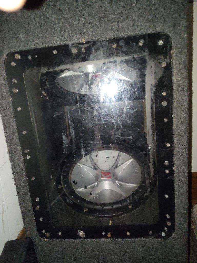 SPEAKERS AND AMP FOR SALE GOOD DEAL $200 FOR ALL