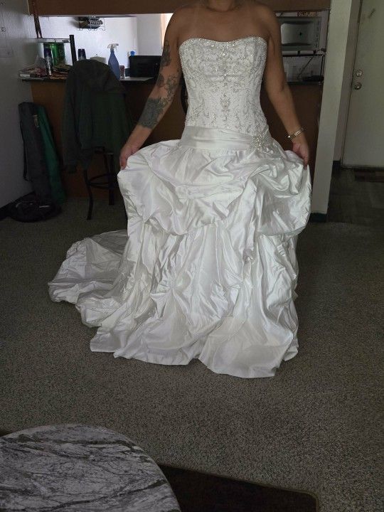 Wedding Dress With Long Vail 