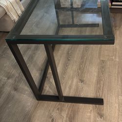 West Elm Malfa Round Dining Table ( 48"))