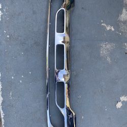 Mercedes Benz Grille Under Front Bumper