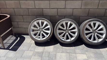 Tesla Model 3 Rims and Tires