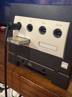 Nintendo GameCube Console with Game Boy Player…