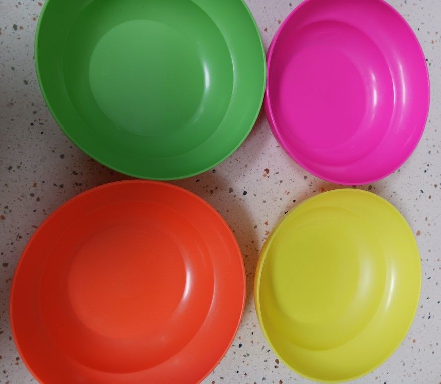 Vintage 1980s Tupperware Cereal Bowls