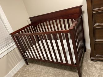 Crib solid wood - mahogany finish with mattress