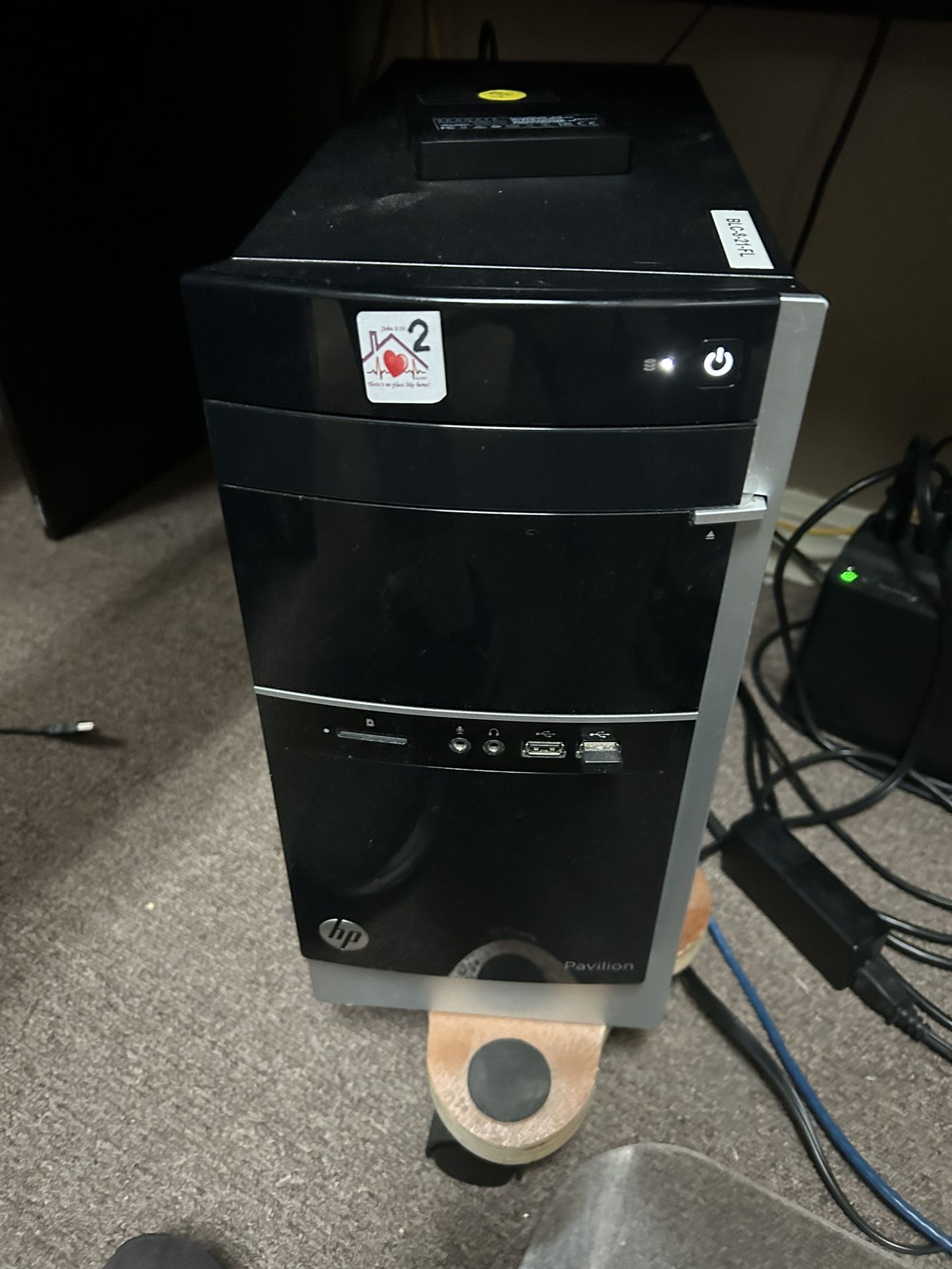 Computer, 24 “ Monitor, 32” Monitor, Wireless Mouse And Keynoard