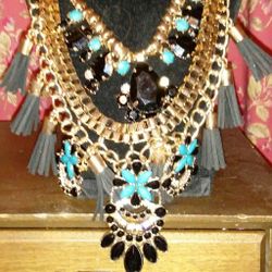 Gaudy large costume jewelry necklace with several layers for Sale in Mesa AZ OfferUp