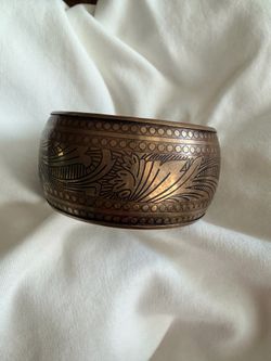 Vintage brass bangle ornate bracelet.