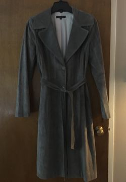 Women’s Below the knee long Coat by Laundry size S / Grey with pink stitching and pink lining/ side pockets/ button front/ back slit/ removable belt
