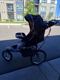 Black Three-Wheel Jogging Stroller