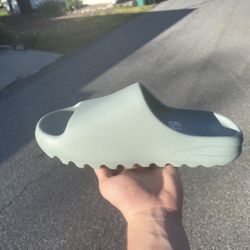 Size 11 Yeezy Salt 