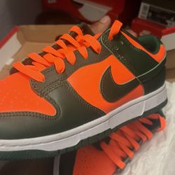 Nike dunks 