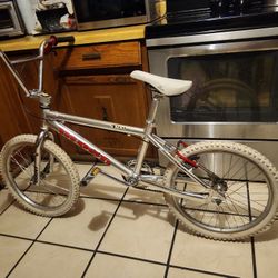 Bmx 20 Inch. Mosh, Aluminum Mostly All Original Except For Seat And Tires 