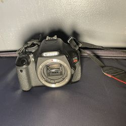 Canon EOS Digital Rebel T3i w/18-55mm (CAMERA KIT) COMES WIT CHARGER N LENSES