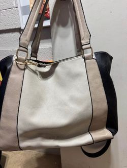 1 Darcy Marks and 2 Vera Bradley Duffle Bags