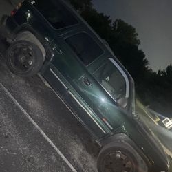 Chevrolet Tahoe k1500 /body 4W /Year 2001 