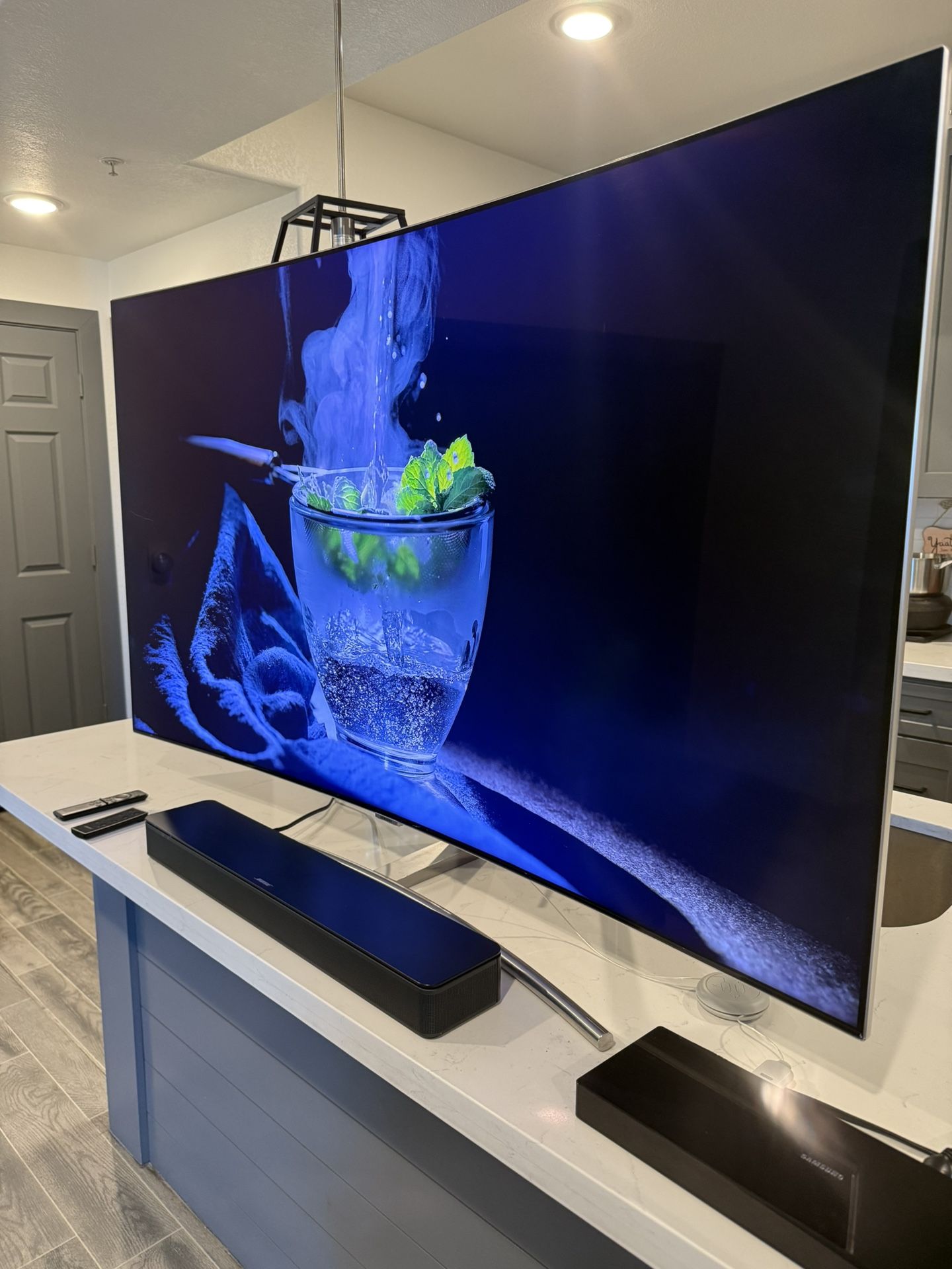 Qled 55” Curved Samsung Smart Tv UHD HDR 4k 120hz 2160p!