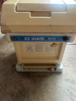 Snow cone ice machine