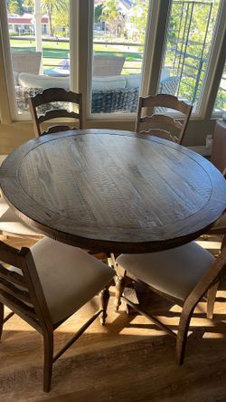 Round 64” Table & 6 Chairs