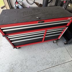 milwaukee tool box