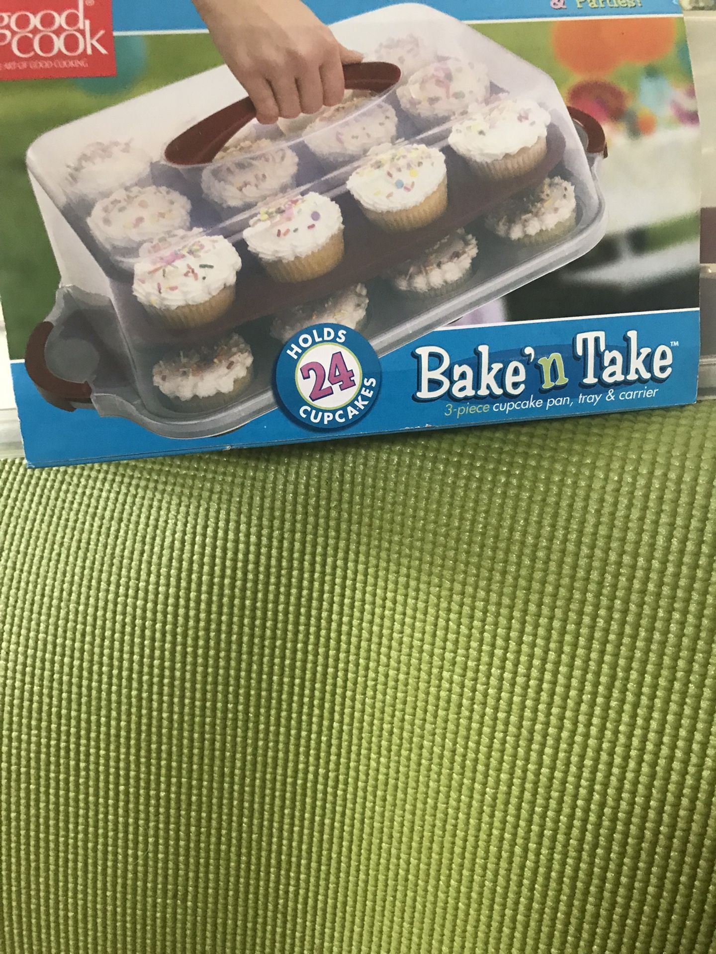 Cupcake Taker Holds 24 Cupcakes NEW