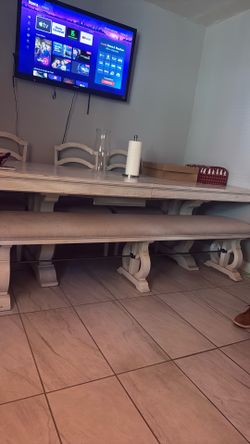 Comedor 4 sillas y mesa