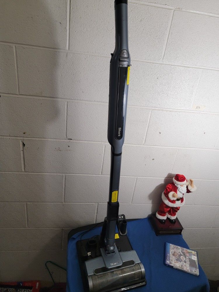 Shark WANDVAC System Pet Cordless Stick Vacuum with Charging Dock