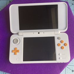 Nintendo 2DS XL + Pokemon Black