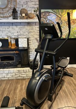 Proform elliptical Carbon EL