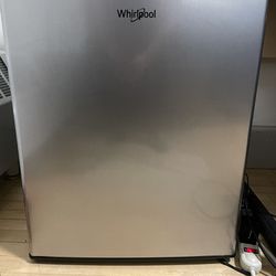Whirlpool Mini Fridge with Freezer