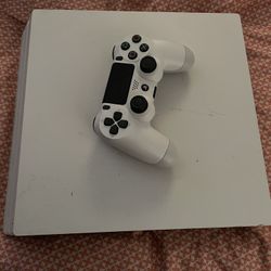 PS4 Slim 