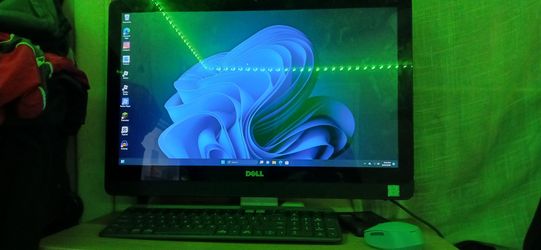 Windows 11 pro desktop + power adapter
