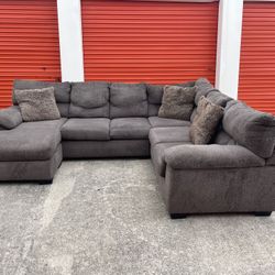 Sectional Couch (Delivery Available)