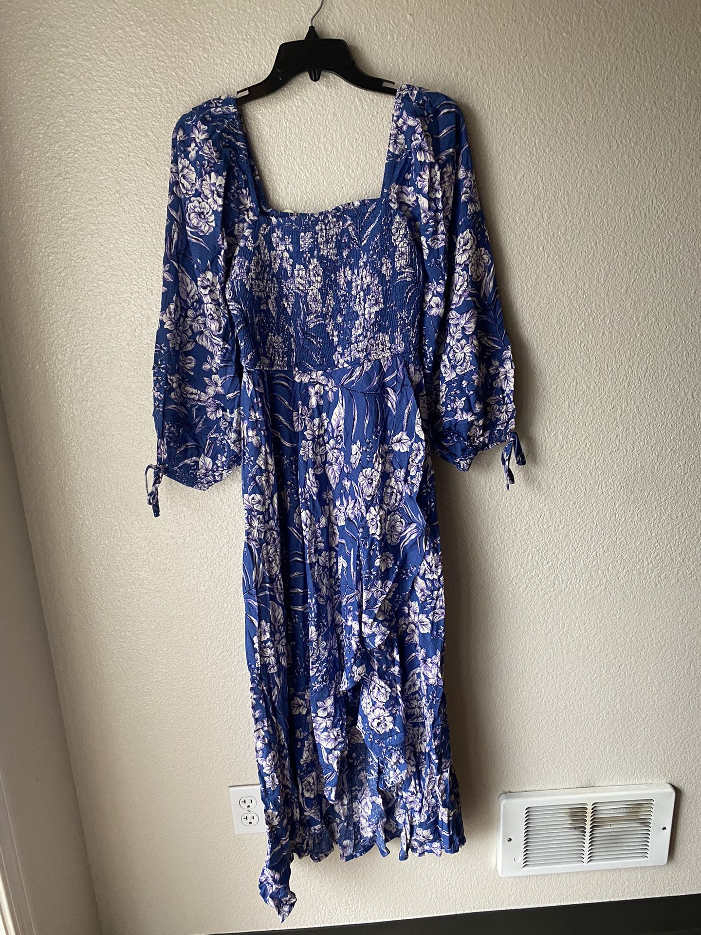 Brand New Woman’s B.O.G Collection brand Blue floral Dress Up For Sale 