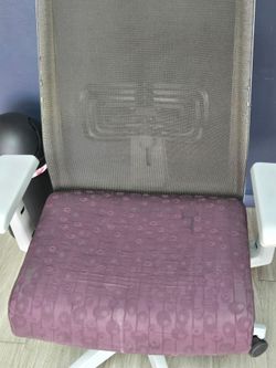 FREE CHAIRS